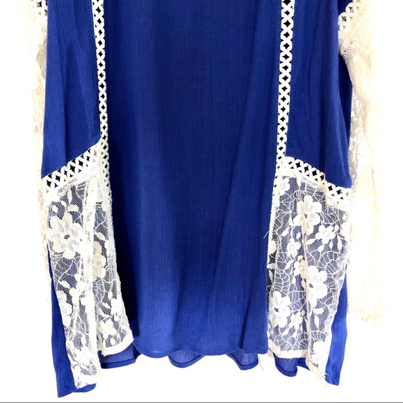 Boutique Blue Lace Top - Picture 2 of 5